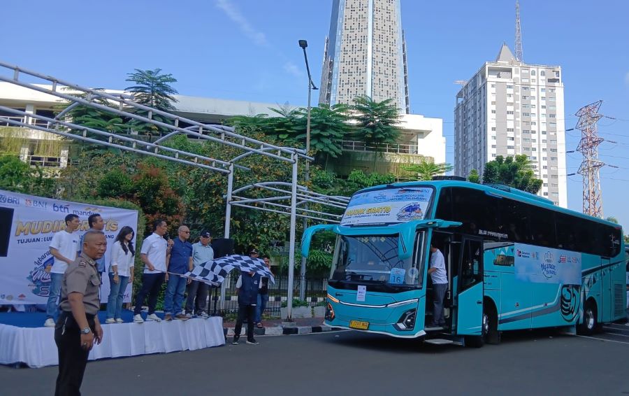 Fauzi Amro Lepas 20 Bus Mudik Gratis, Peserta Membludak
